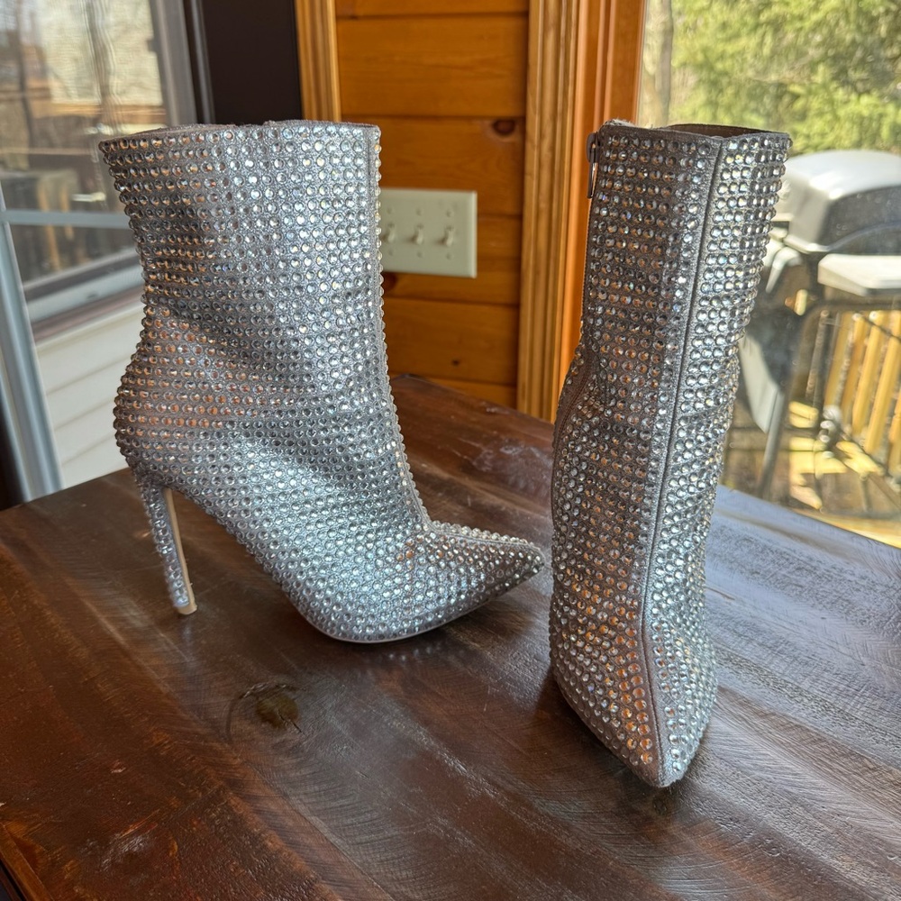 Steve Madden Winnings Rhinestone Boots